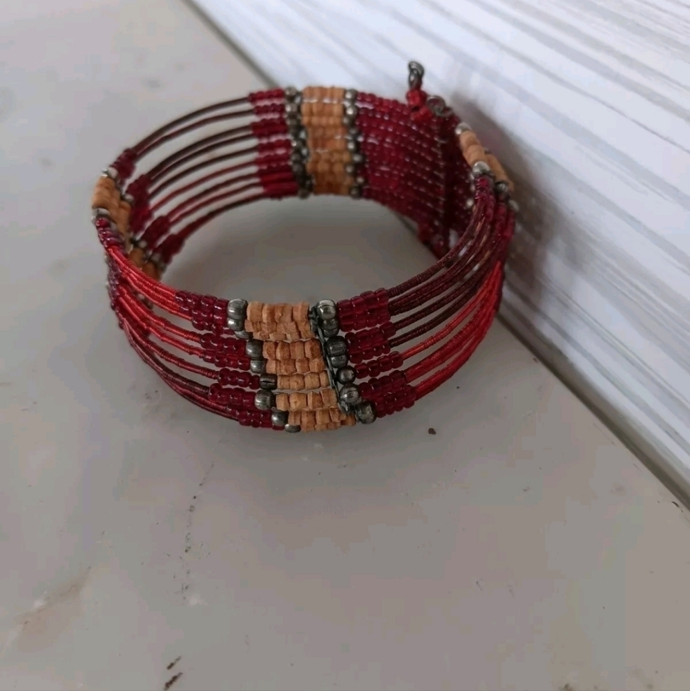 Vintage Multi-Strand Bead Wire-Spring Stretch Bracelet - Red -Beige Cuff Style
